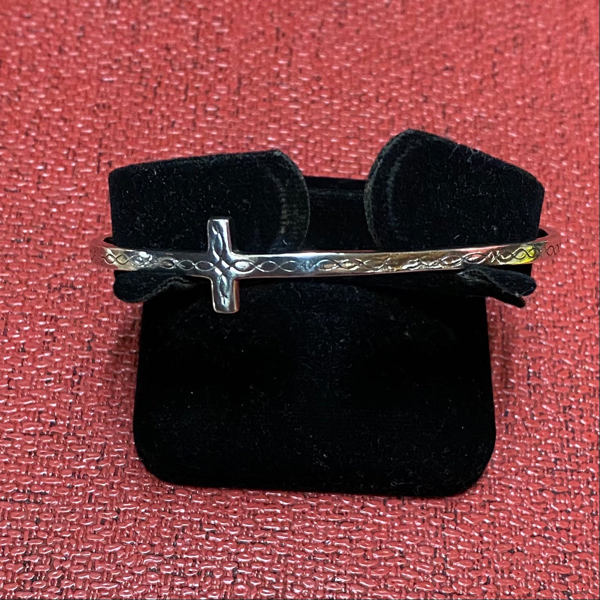 Silver engraved Cross Bracelet